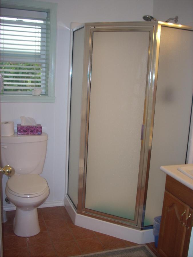 Bed and Breakfast At Nautica Tigh Private Keypad Entrances Qualicum Beach Exterior foto
