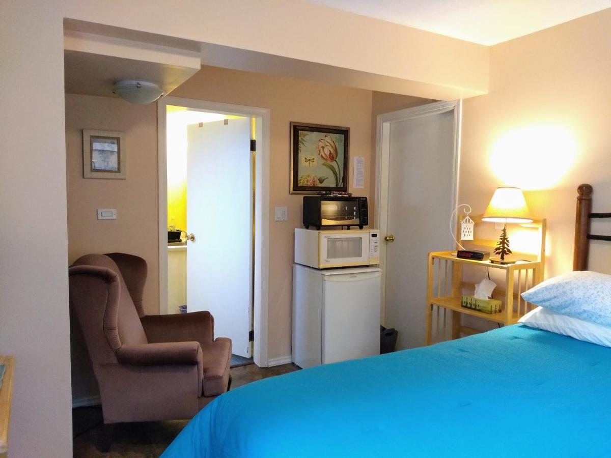Bed and Breakfast At Nautica Tigh Private Keypad Entrances Qualicum Beach Exterior foto