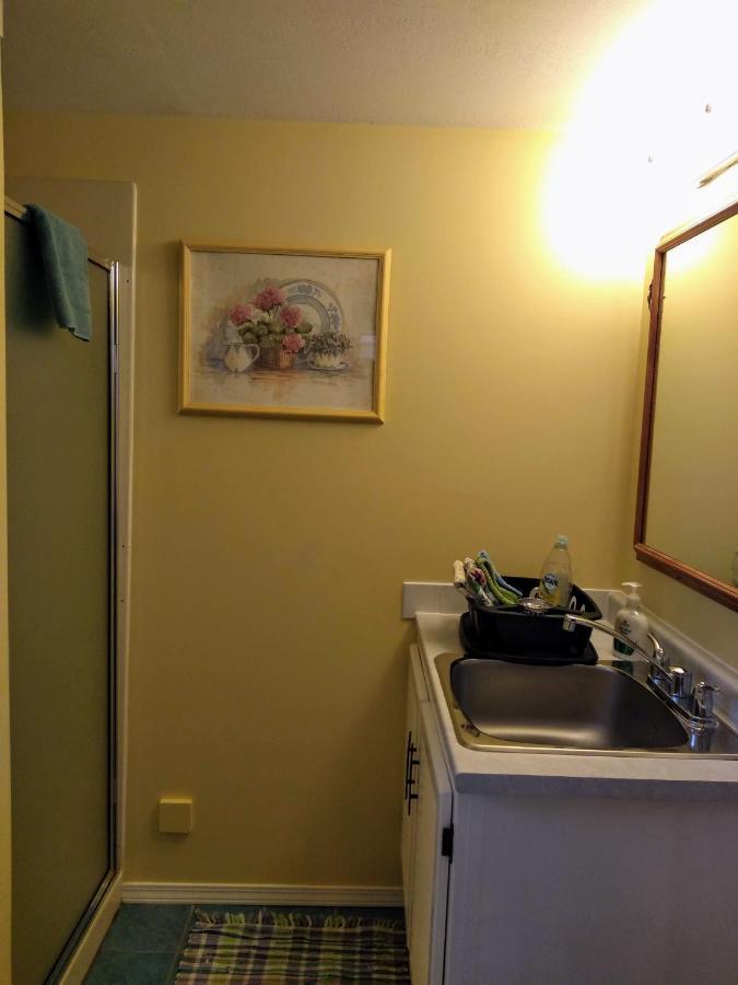 Bed and Breakfast At Nautica Tigh Private Keypad Entrances Qualicum Beach Exterior foto