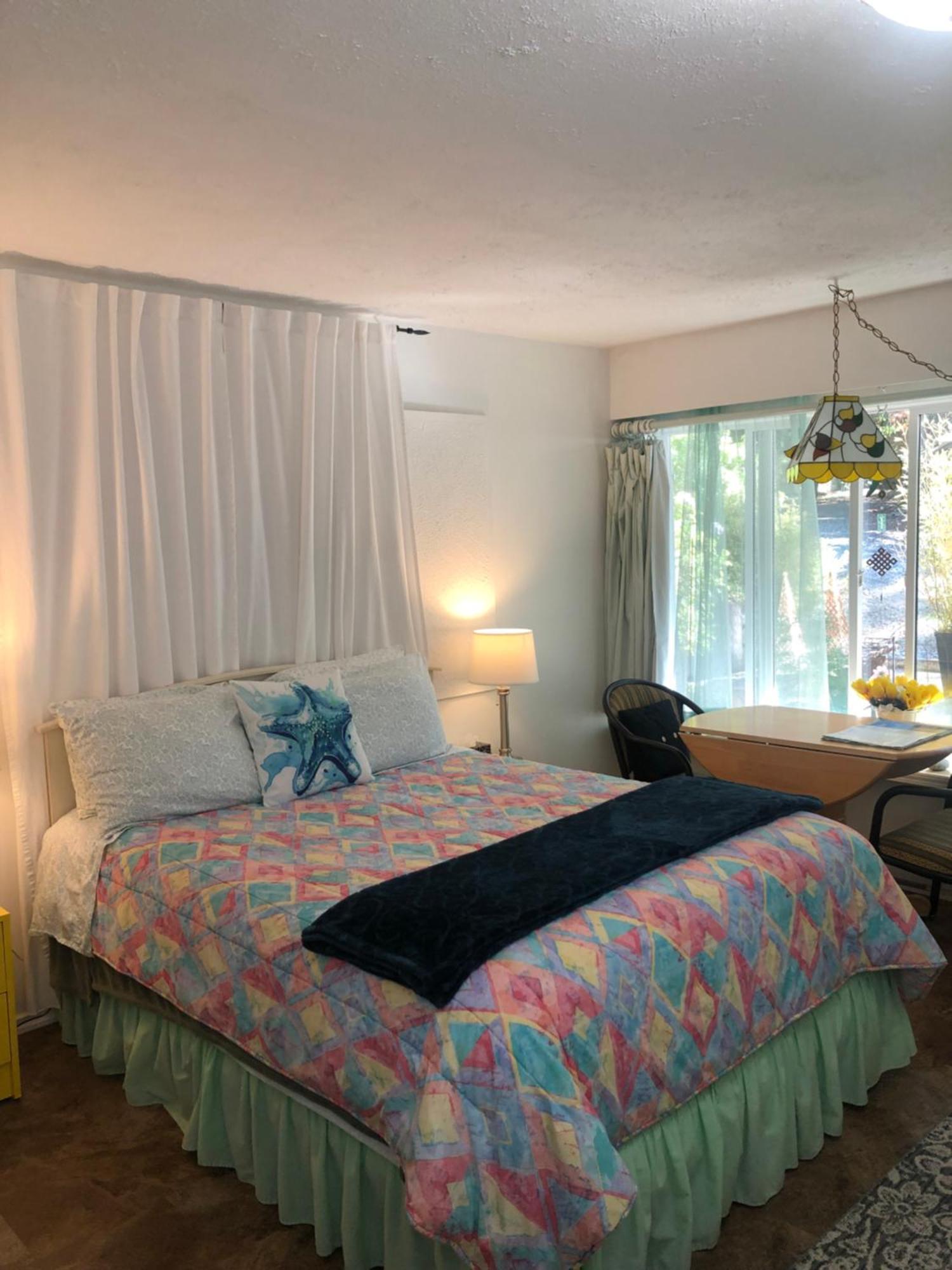 Bed and Breakfast At Nautica Tigh Private Keypad Entrances Qualicum Beach Exterior foto