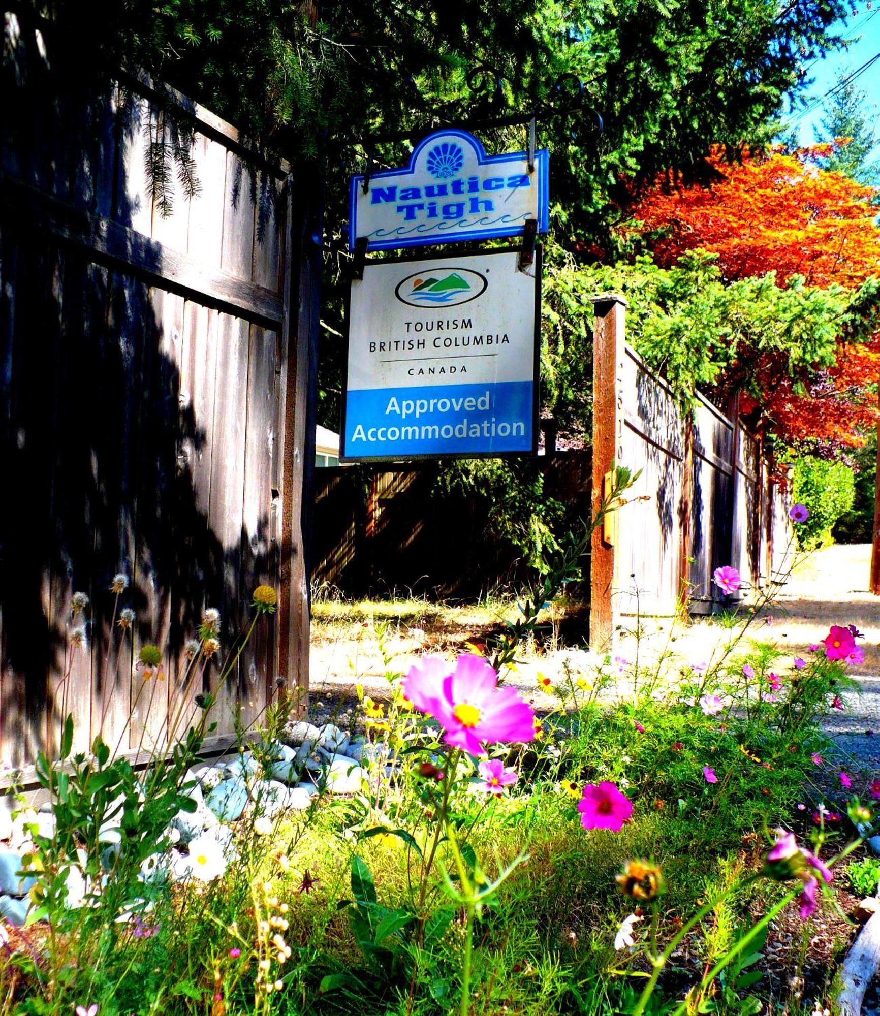 Bed and Breakfast At Nautica Tigh Private Keypad Entrances Qualicum Beach Exterior foto