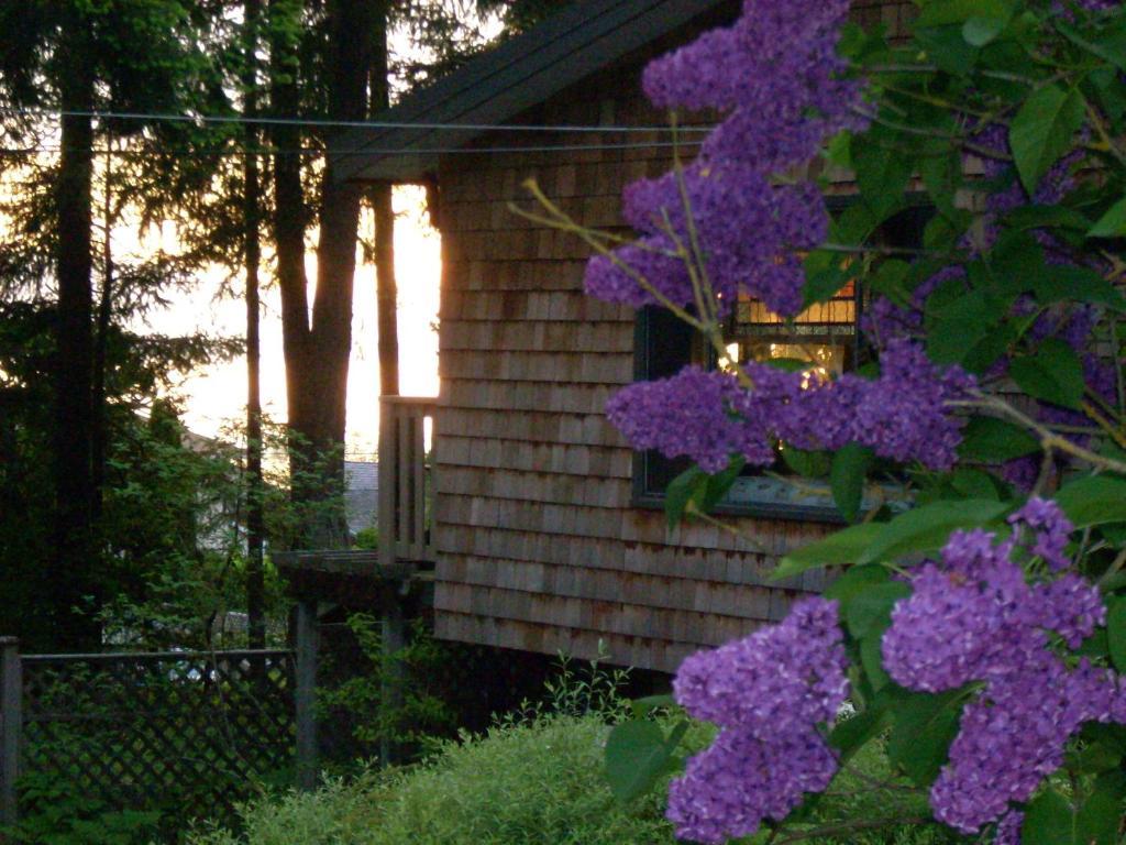 Bed and Breakfast At Nautica Tigh Private Keypad Entrances Qualicum Beach Exterior foto