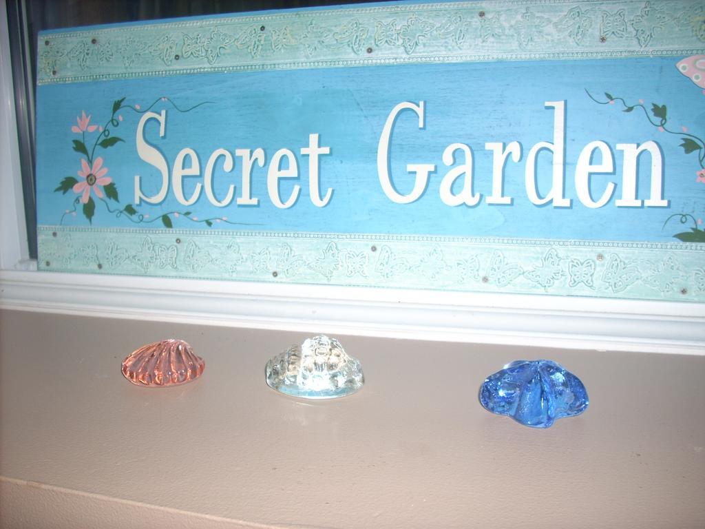 Bed and Breakfast At Nautica Tigh Private Keypad Entrances Qualicum Beach Exterior foto