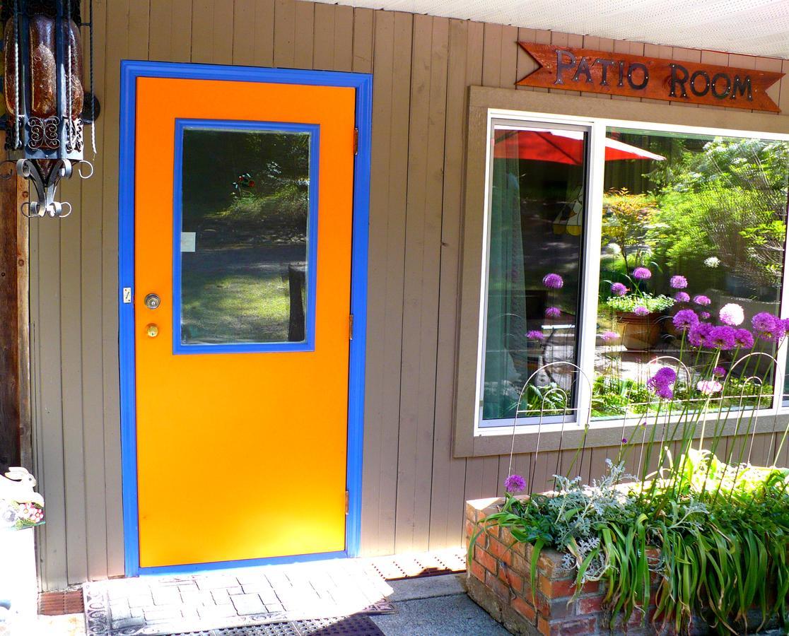 Bed and Breakfast At Nautica Tigh Private Keypad Entrances Qualicum Beach Exterior foto